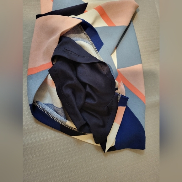 Vince Camuto Navy and Peach Geometric Mini Dress, Size 2 - Picture 6 of 6